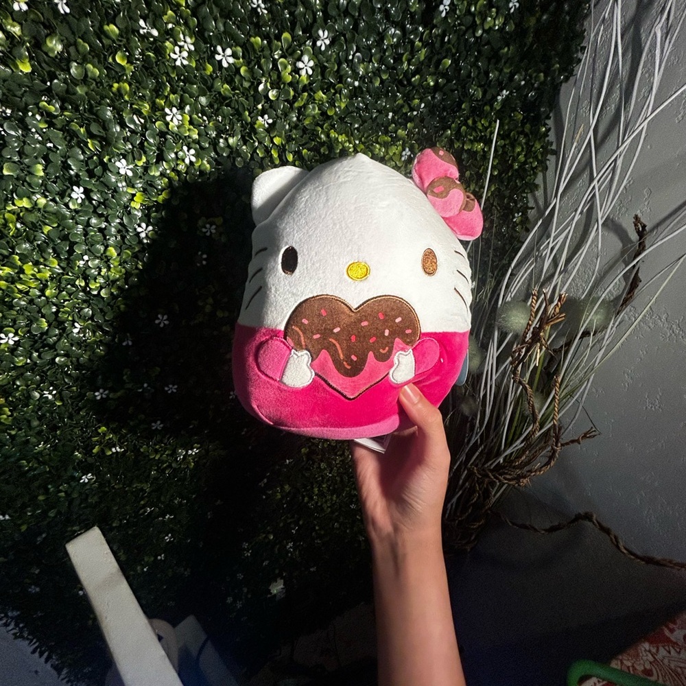 Hello kitty squishmellows